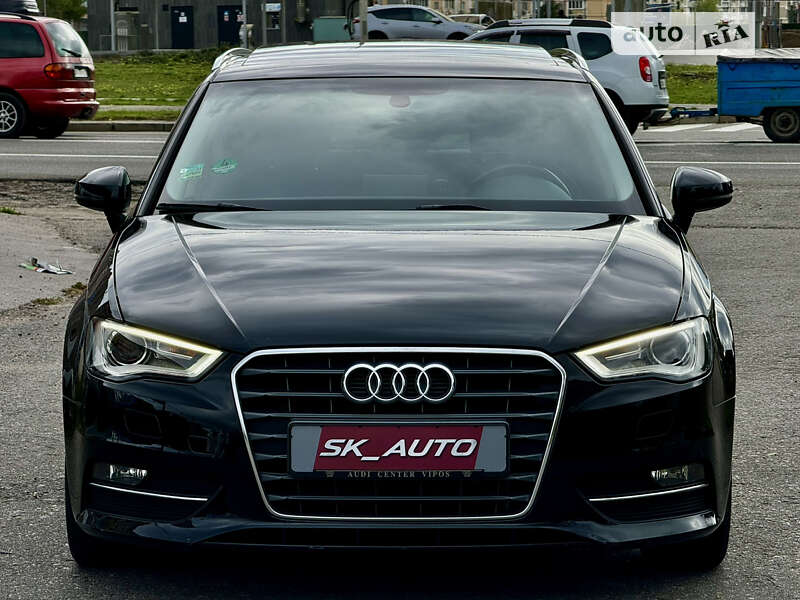 Хэтчбек Audi A3 2016 в Киеве