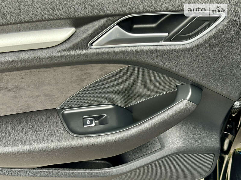 Хэтчбек Audi A3 2016 в Киеве