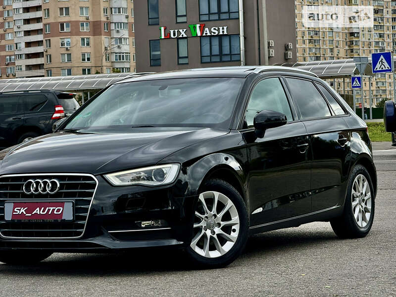 Хэтчбек Audi A3 2016 в Киеве