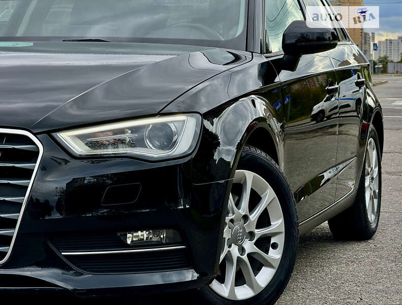 Хэтчбек Audi A3 2016 в Киеве