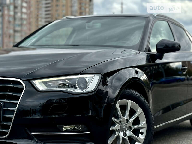 Хэтчбек Audi A3 2016 в Киеве