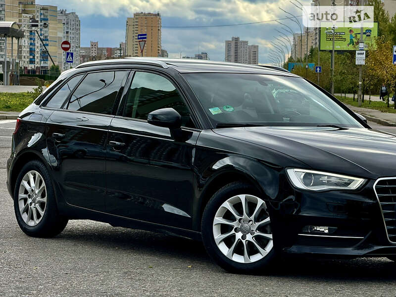 Хэтчбек Audi A3 2016 в Киеве