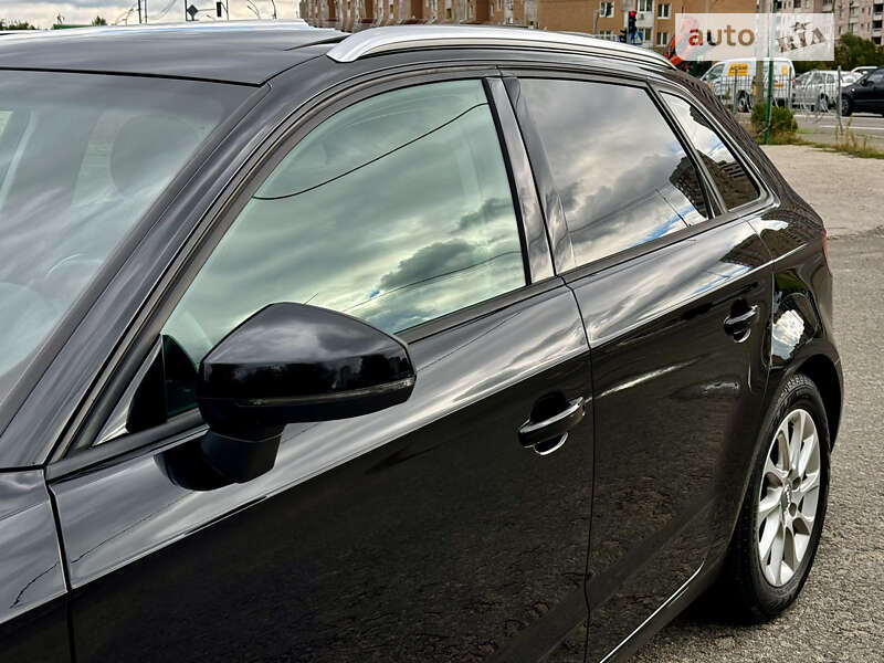 Хэтчбек Audi A3 2016 в Киеве