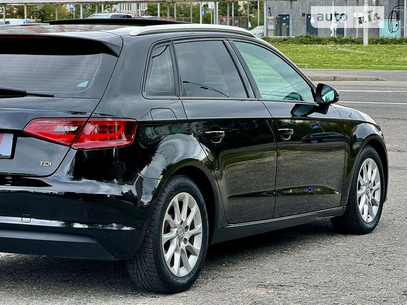 Хэтчбек Audi A3 2016 в Киеве