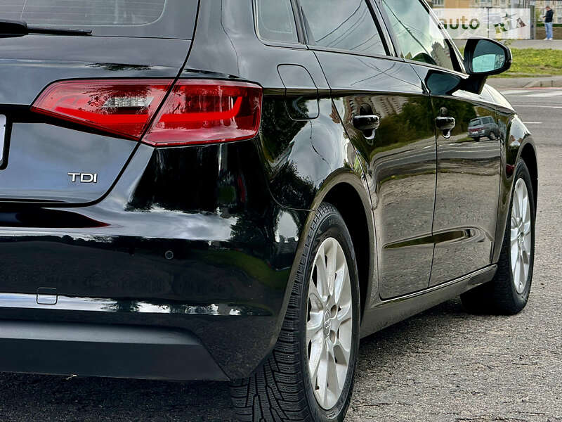 Хэтчбек Audi A3 2016 в Киеве