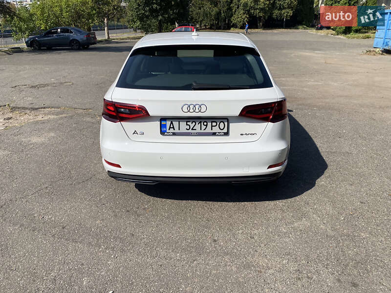 Хэтчбек Audi A3 2015 в Киеве