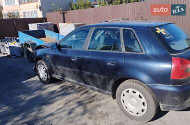 Хэтчбек Audi A3 1999 в 