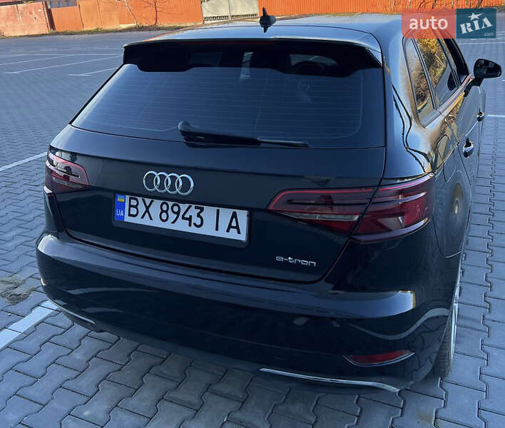 Хэтчбек Audi A3 2016 в Хмельницком