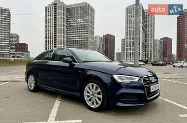 Седан Audi A3 2016 в Киеве