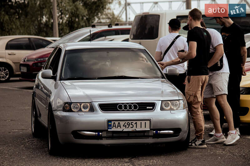 Хэтчбек Audi A3 1998 в Киеве