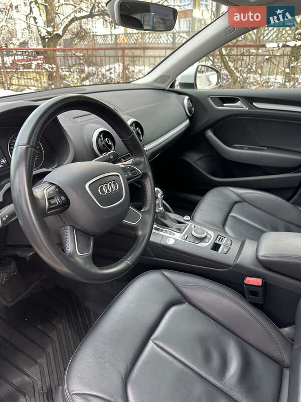 Седан Audi A3 2016 в Івано-Франківську