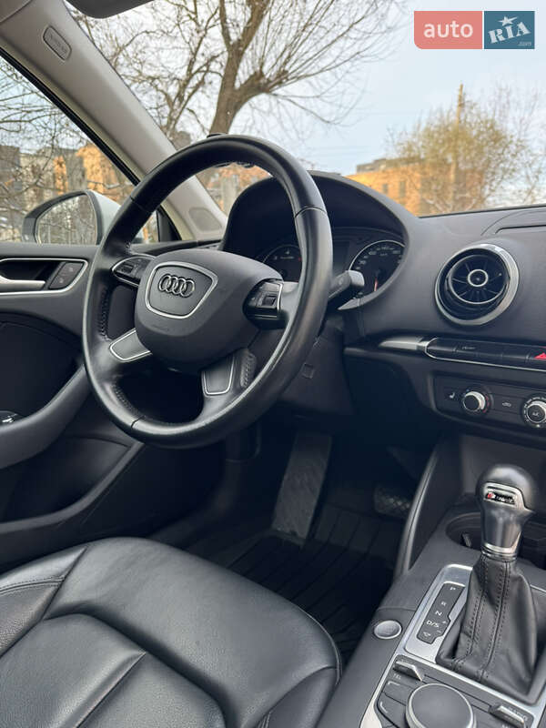 Седан Audi A3 2016 в Івано-Франківську