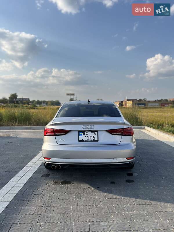 Седан Audi A3 2018 в Львове