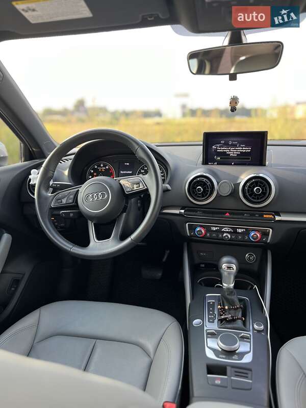Седан Audi A3 2018 в Львове