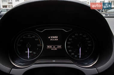 Хэтчбек Audi A3 2015 в 
