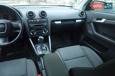 Хэтчбек Audi A3 2006 в 
