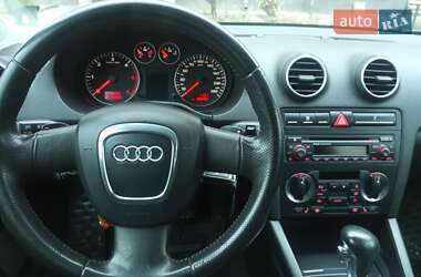 Хэтчбек Audi A3 2006 в 