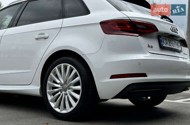 Хэтчбек Audi A3 2015 в 