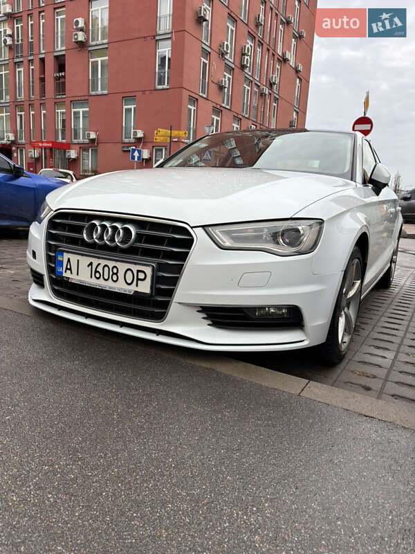 Седан Audi A3 2015 в Києві