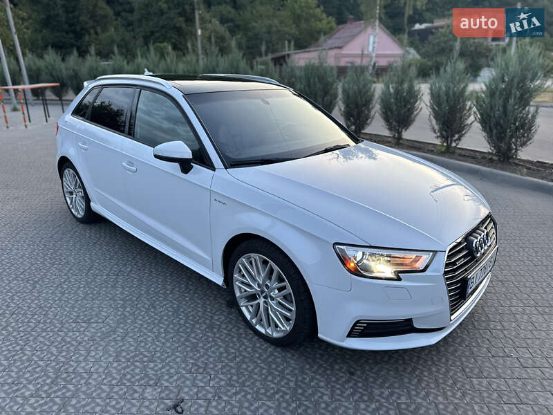 Хетчбек Audi A3 2017 в Полтаві фото 10 Хетчбек Audi A3 2017 в Полтаві