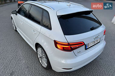 Хэтчбек Audi A3 2017 в 