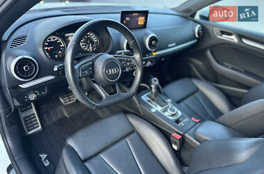 Хэтчбек Audi A3 2017 в 