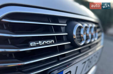 Хэтчбек Audi A3 2017 в 
