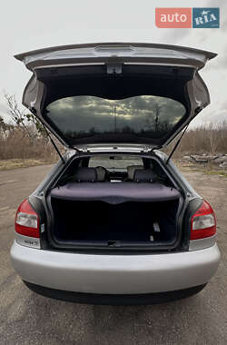 Хетчбек Audi A3 2002 в 