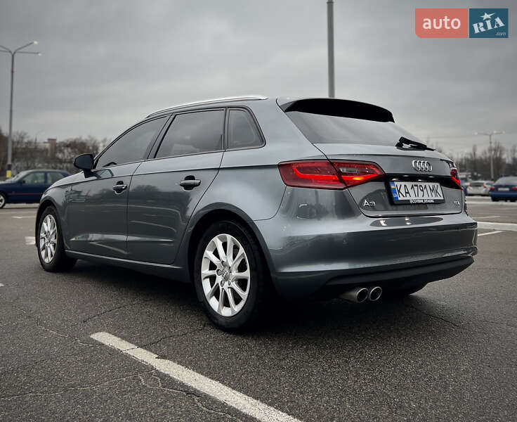 Хэтчбек Audi A3 2016 в Киеве