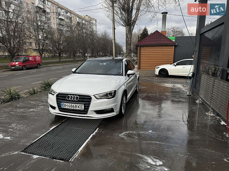 Седан Audi A3 2016 в Одессе