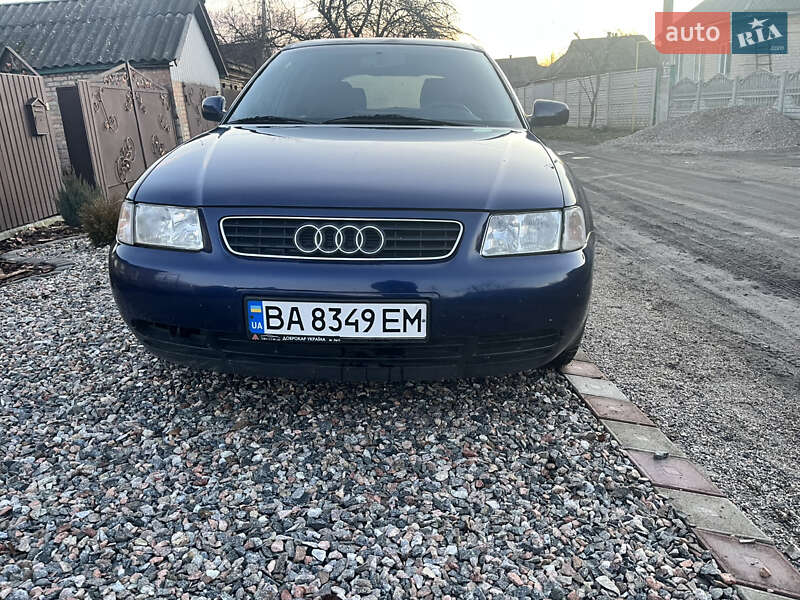 Хэтчбек Audi A3 2000 в Знаменке