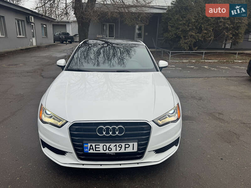 Седан Audi A3 2015 в Днепре