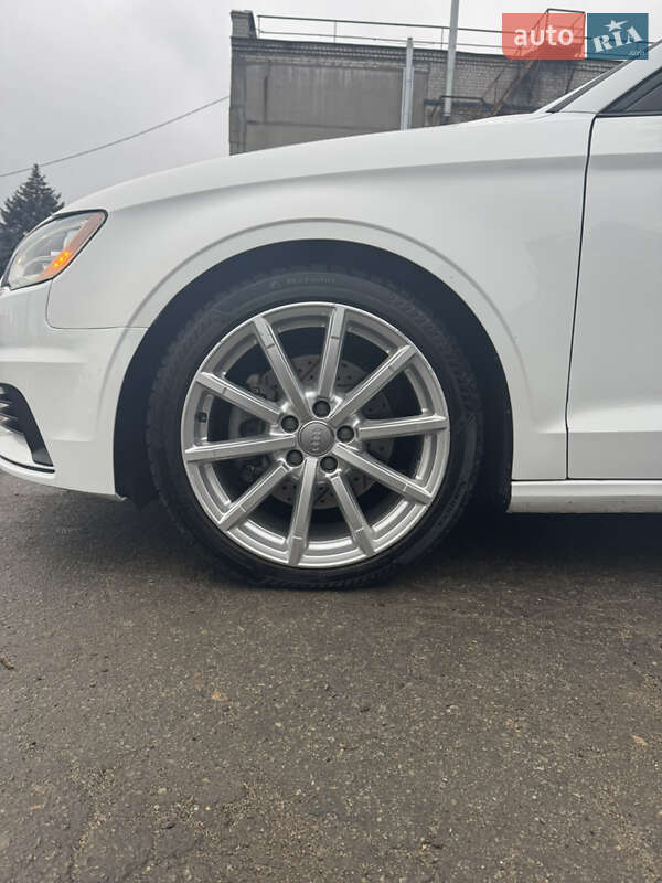 Седан Audi A3 2015 в Днепре