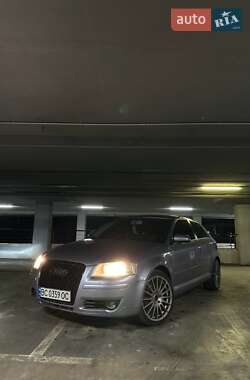 Хэтчбек Audi A3 2003 в 