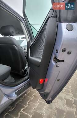 Хэтчбек Audi A3 2006 в 