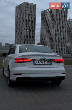 Седан Audi A3 2016 в 