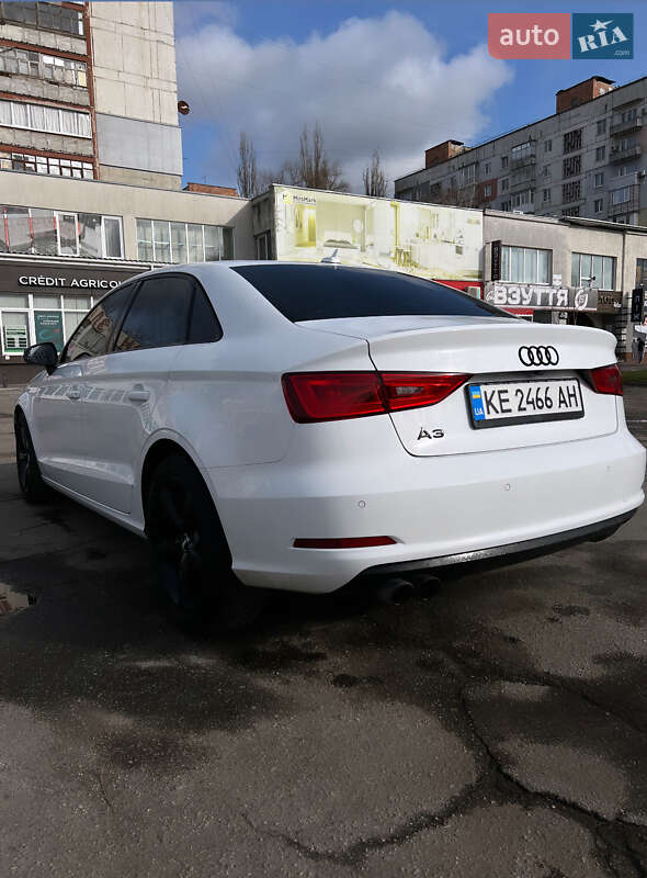 Седан Audi A3 2015 в Днепре