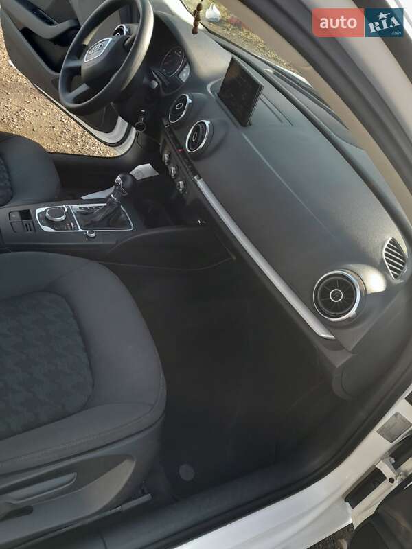Хэтчбек Audi A3 2015 в Заставной
