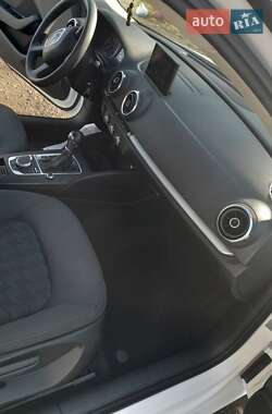 Хэтчбек Audi A3 2015 в 