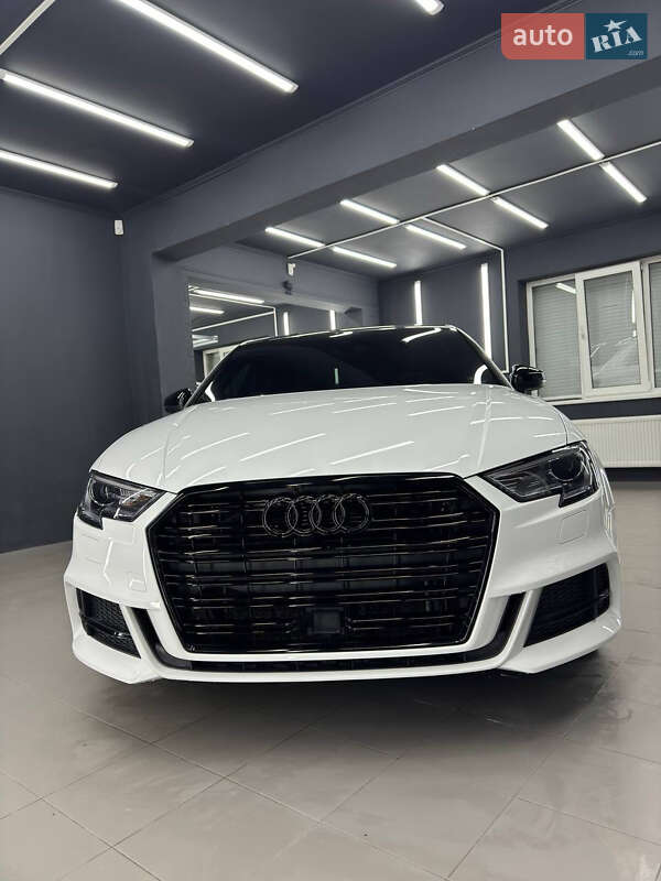 Седан Audi A3 2017 в Львове