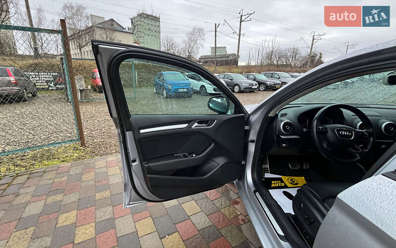 Седан Audi A3 2015 в Стрые