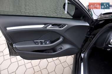 Хэтчбек Audi A3 2016 в 