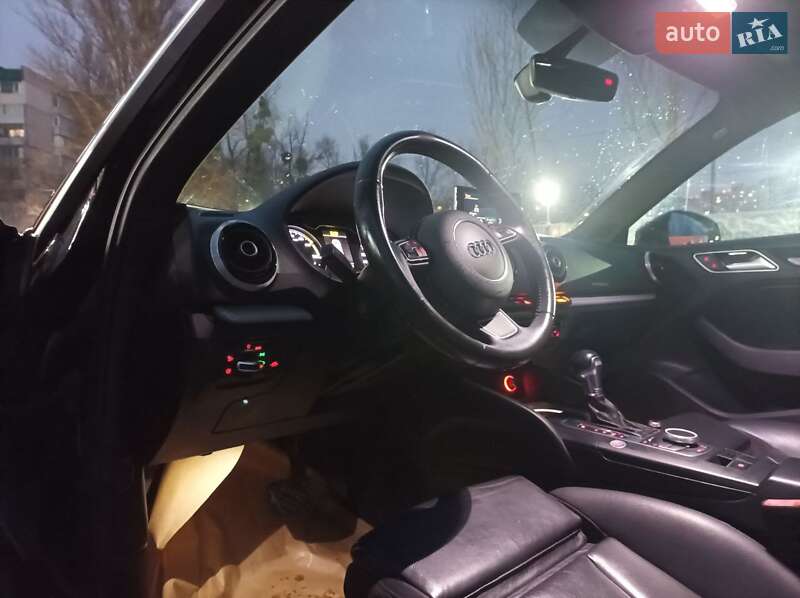 Хэтчбек Audi A3 2016 в Киеве
