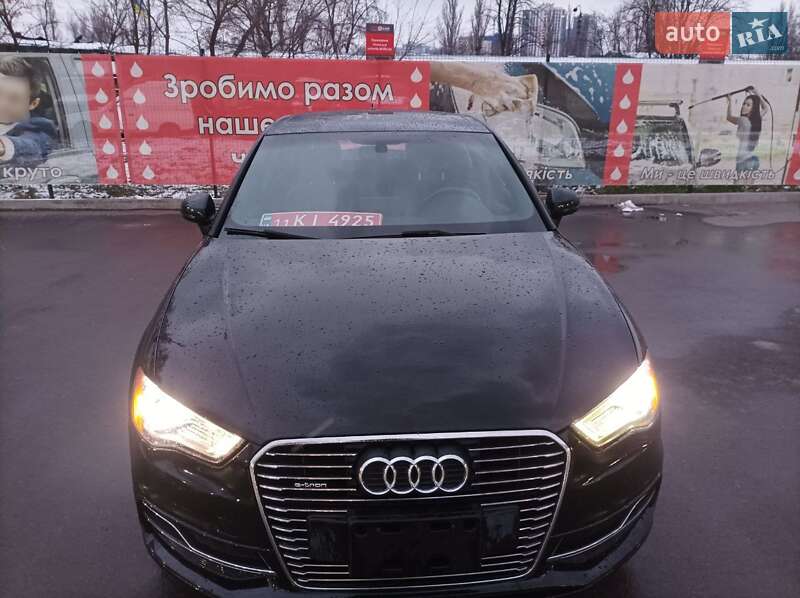 Хэтчбек Audi A3 2016 в Киеве