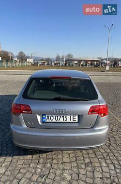 Хэтчбек Audi A3 2004 в 