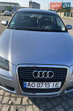 Хэтчбек Audi A3 2004 в 