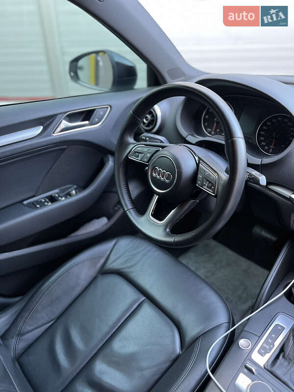 Седан Audi A3 2016 в Вишгороді