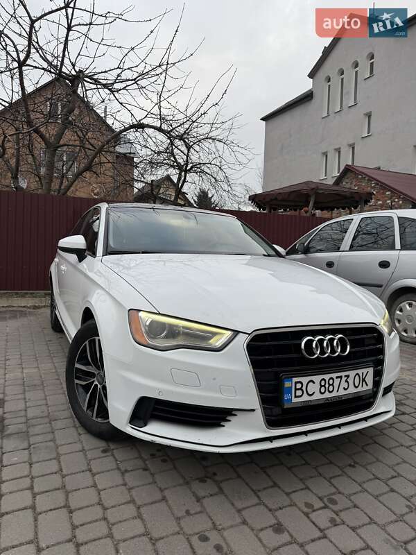 Седан Audi A3 2015 в Львове