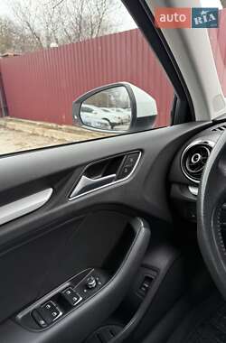 Седан Audi A3 2015 в Львове