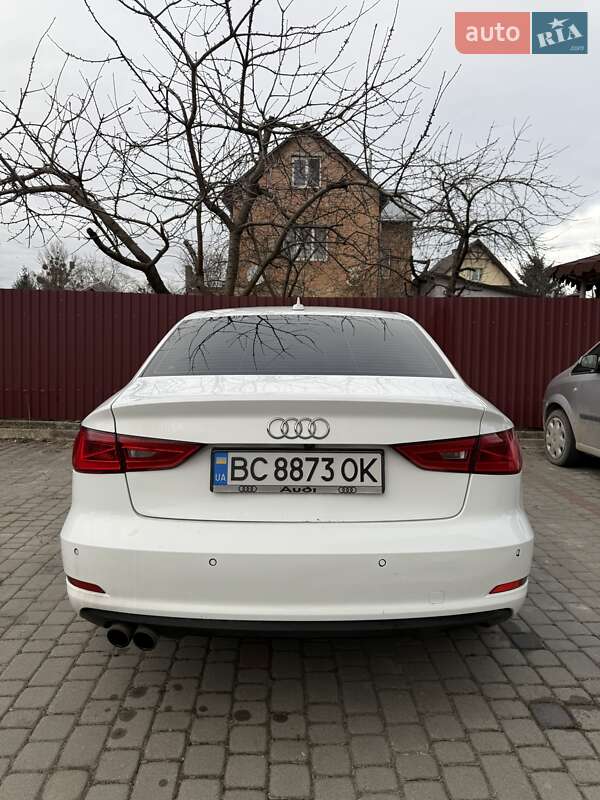 Седан Audi A3 2015 в Львове